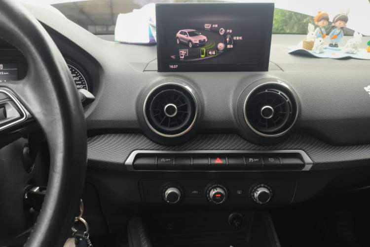 Used Audi Q2L 2018 35 TFSI Advanced Dynamic Version China VI Emission Standard Audio And AC Panel