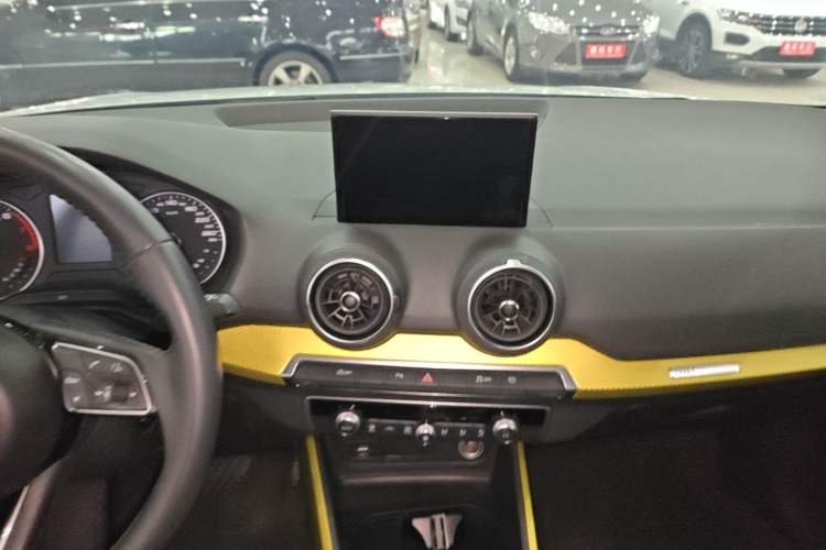 Used Audi Q2L 2018 35 TFSI Fashion Dynamic Version China V Emission Standard Audio And AC Panel