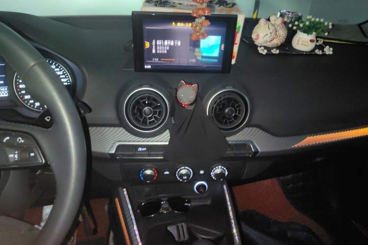 Used Audi Q2L 2018 35 TFSI Launch Exclusive Edition China VI Audio And AC Panel
