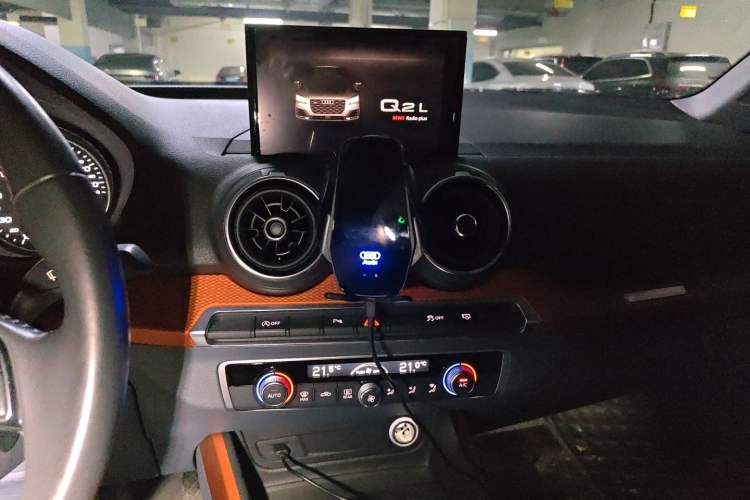 Used Audi Q2L 2018 35 TFSI Fashionable & Elegant Version China VI Emission Standard Audio And AC Panel