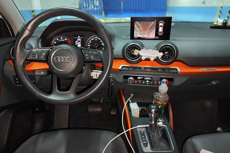 Used Audi Q2L 2018 35 TFSI Fashionable & Elegant Version China VI Emission Standard Center Console
