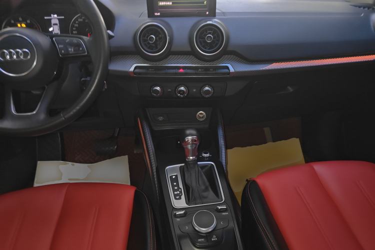 Used Audi Q2L 2018 35 TFSI Launch Exclusive Edition China V Center Console