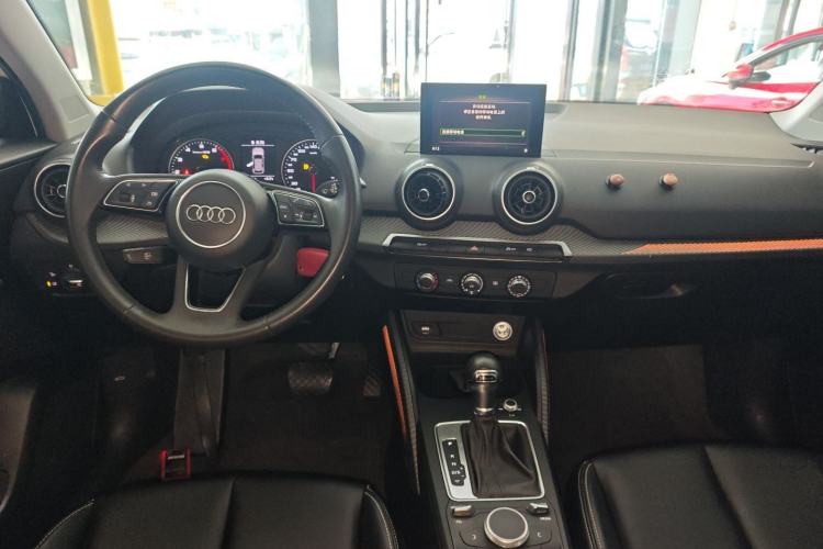 Used Audi Q2L 2018 35 TFSI Launch Exclusive Edition China VI Center Console