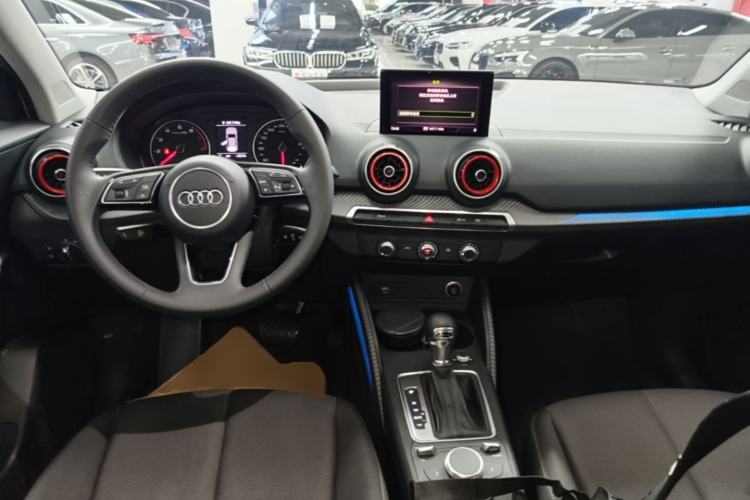 Used Audi Q2L 2018 35 TFSI Launch Exclusive Edition China VI Center Console