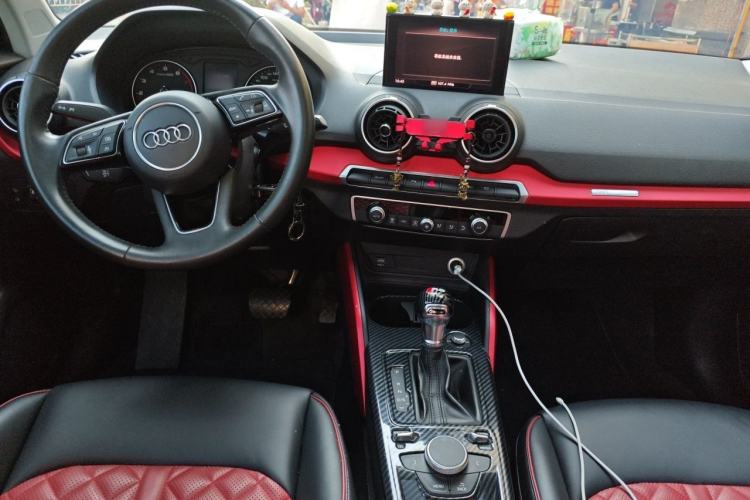 Used Audi Q2L 2018 35 TFSI Launch Exclusive Edition China V Center Console