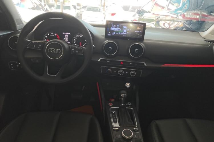 Used Audi Q2L 2018 35 TFSI Launch Exclusive Edition China V Center Console