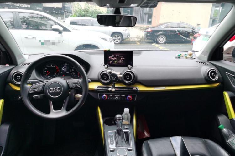 Used Audi Q2L 2018 35 TFSI Fashion Dynamic Version China VI Emission Standard Center Console