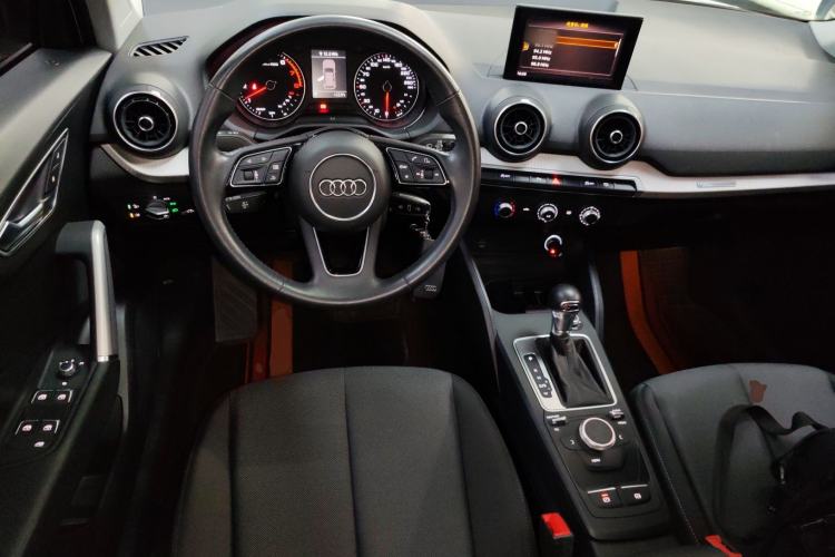 Used Audi Q2L 2018 35 TFSI Luxury Prestige Version China VI Center Console