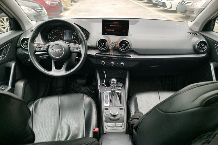 Used Audi Q2L 2018 35 TFSI Launch Exclusive Edition China V Center Console