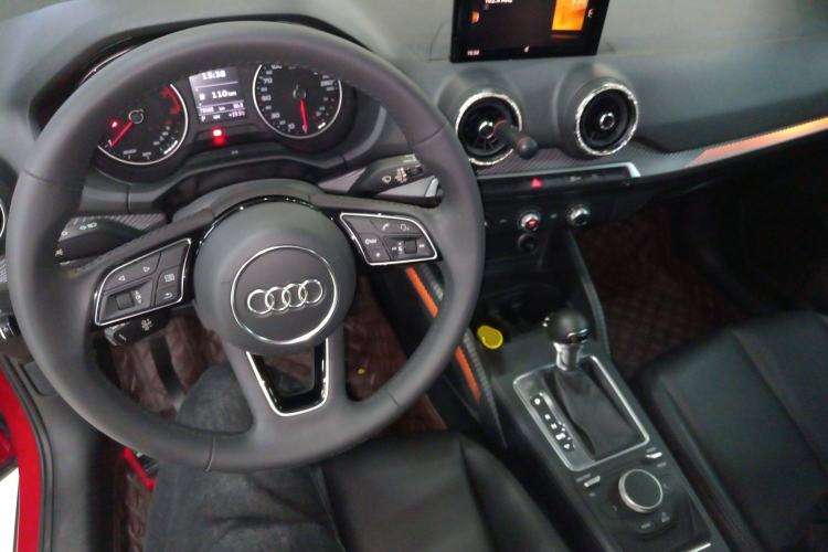 Used Audi Q2L 2018 35 TFSI Launch Exclusive Edition China VI Center Console
