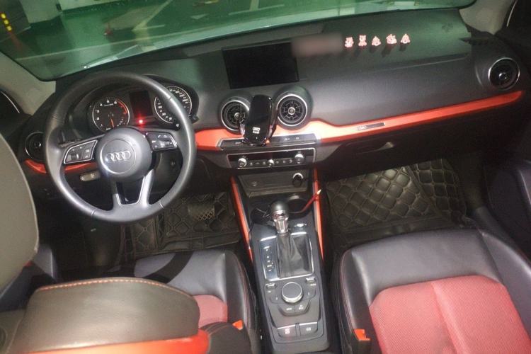 Used Audi Q2L 2018 35 TFSI Launch Exclusive Edition China V Center Console