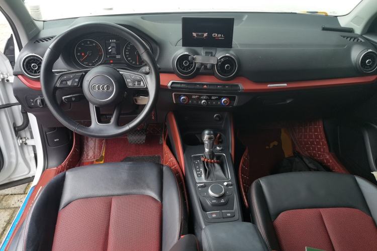 Used Audi Q2L 2018 35 TFSI Fashion Dynamic Version China VI Emission Standard Center Console