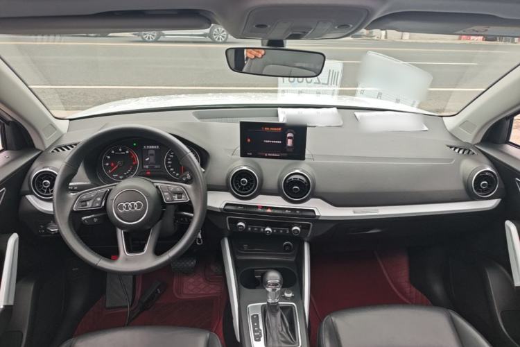 Used Audi Q2L 2018 35 TFSI Fashionable & Elegant Version China VI Emission Standard Center Console