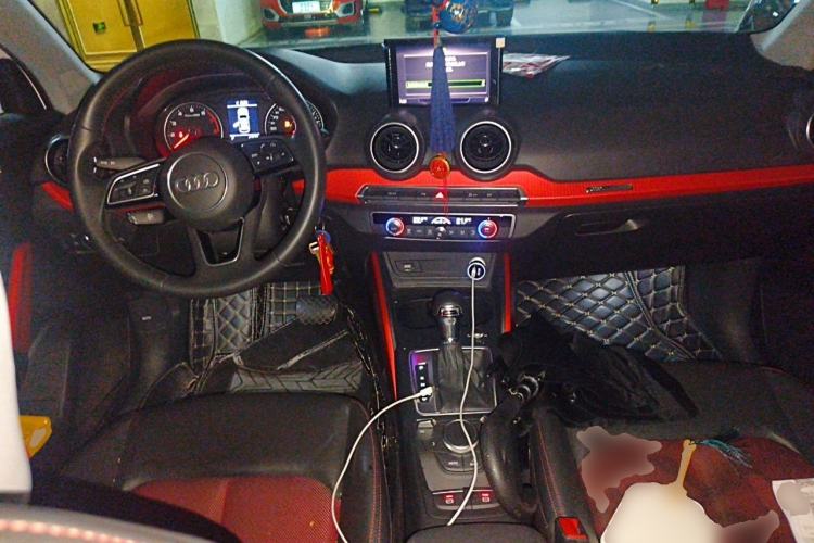 Used Audi Q2L 2018 35 TFSI Fashion Dynamic Version China VI Emission Standard Center Console
