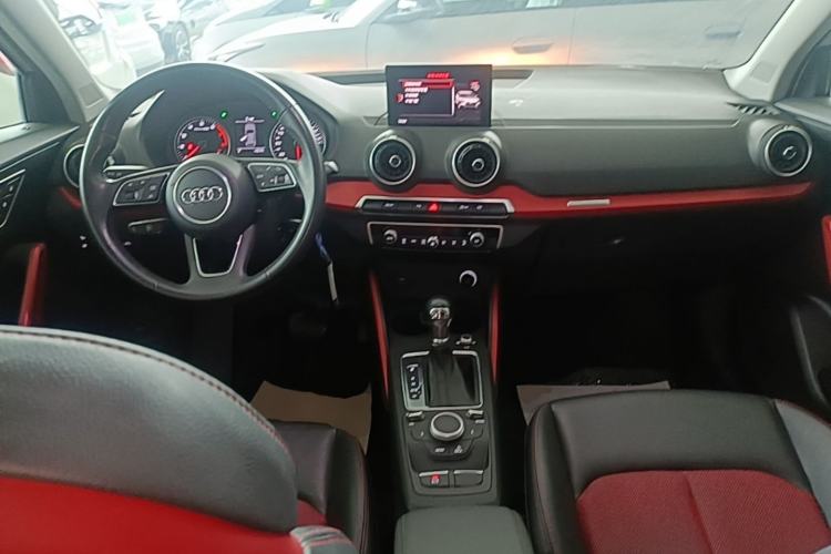 Used Audi Q2L 2018 35 TFSI Fashion Dynamic Version China VI Emission Standard Center Console