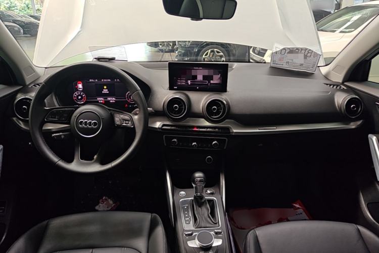 Used Audi Q2L 2018 35 TFSI Luxury Attractive Model China V Standard Center Console