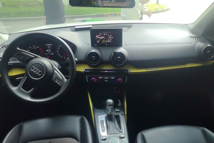 Used Audi Q2L 2018 35 TFSI Fashion Dynamic Version China VI Emission Standard Center Console