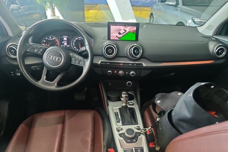 Used Audi Q2L 2018 35 TFSI Launch Exclusive Edition China VI Center Console