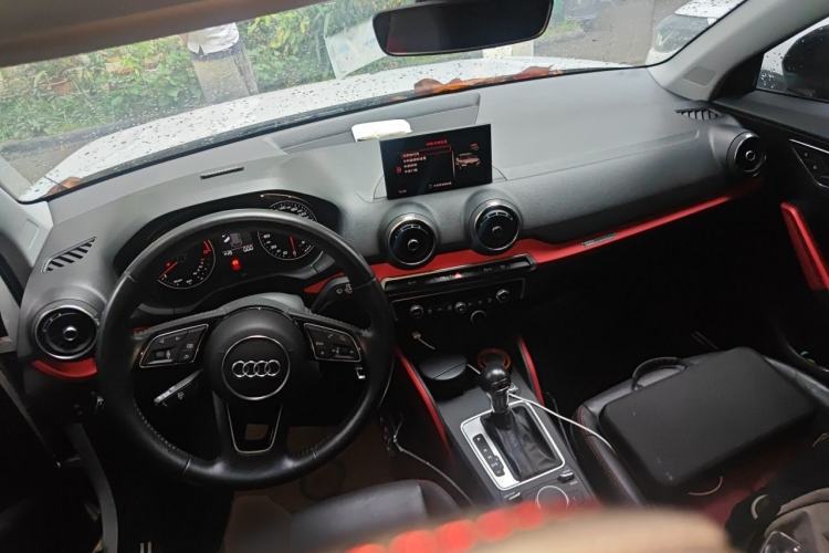 Used Audi Q2L 2018 35 TFSI Fashion Dynamic Version China VI Emission Standard Center Console