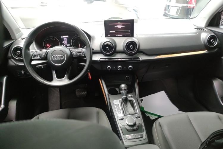 Used Audi Q2L 2018 35 TFSI Launch Exclusive Edition China VI Center Console