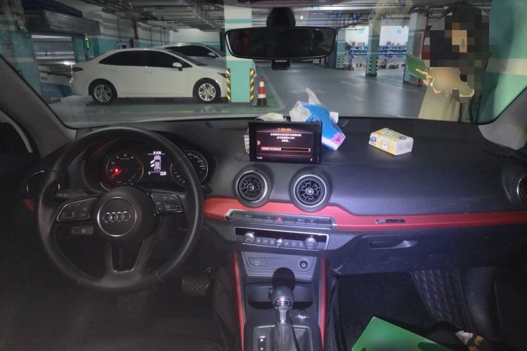 Used Audi Q2L 2018 35 TFSI Fashion Dynamic Version China VI Emission Standard Center Console