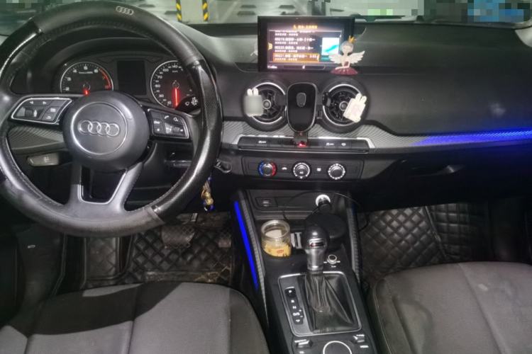 Used Audi Q2L 2018 35 TFSI Launch Exclusive Edition China V Center Console