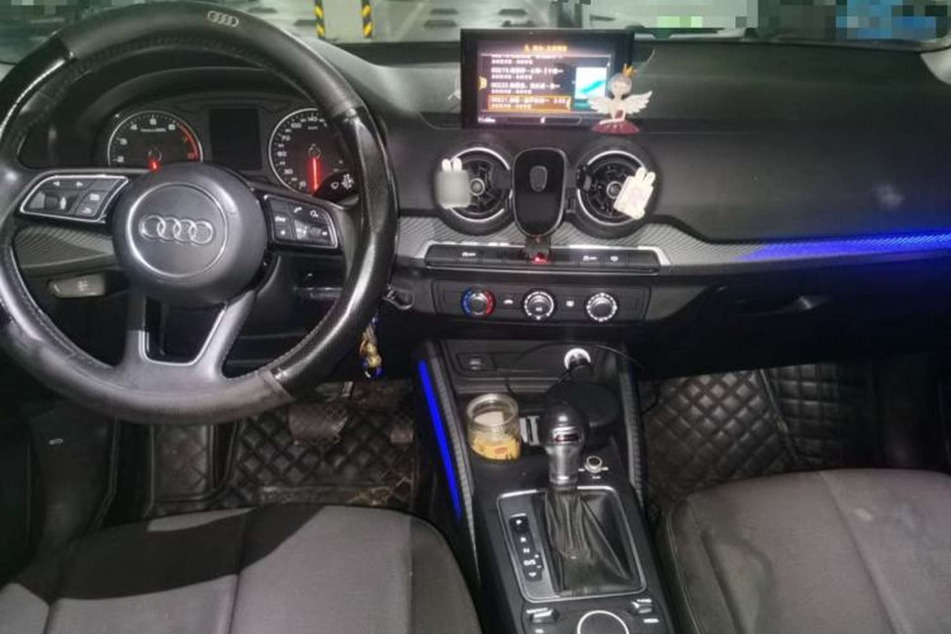 Used Audi Q2L 2018 35 TFSI Launch Exclusive Edition China V Center Console