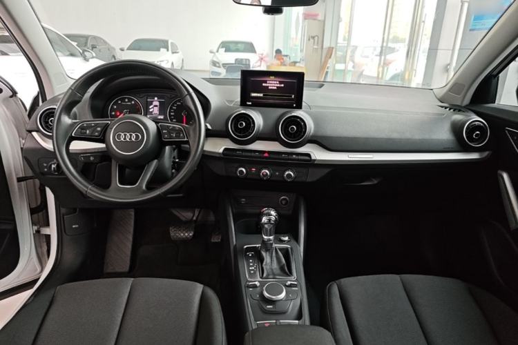 Used Audi Q2L 2018 35 TFSI Luxury Prestige Version China VI Center Console