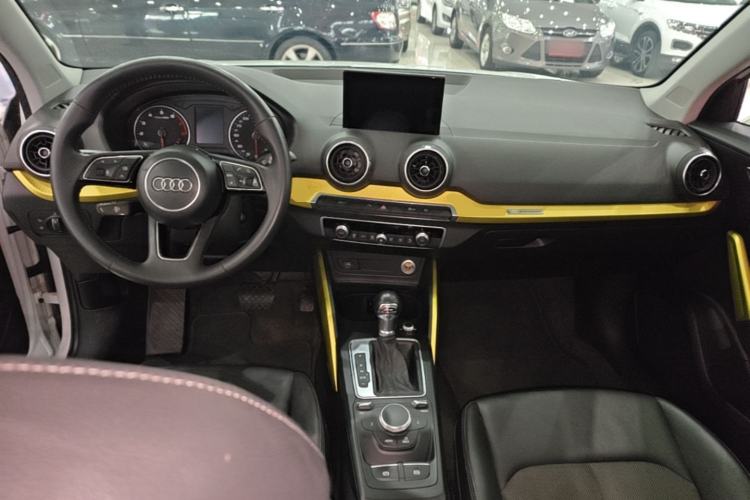 Used Audi Q2L 2018 35 TFSI Fashion Dynamic Version China V Emission Standard Center Console