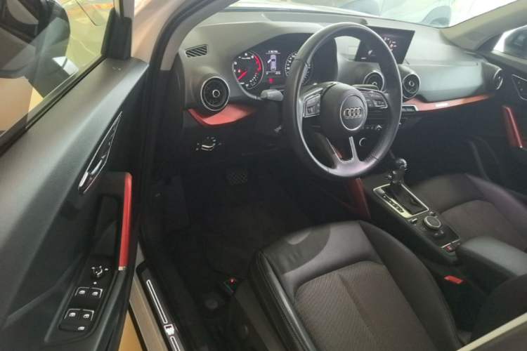 Used Audi Q2L 2018 35 TFSI Fashion Dynamic Version China VI Emission Standard Driver Seat