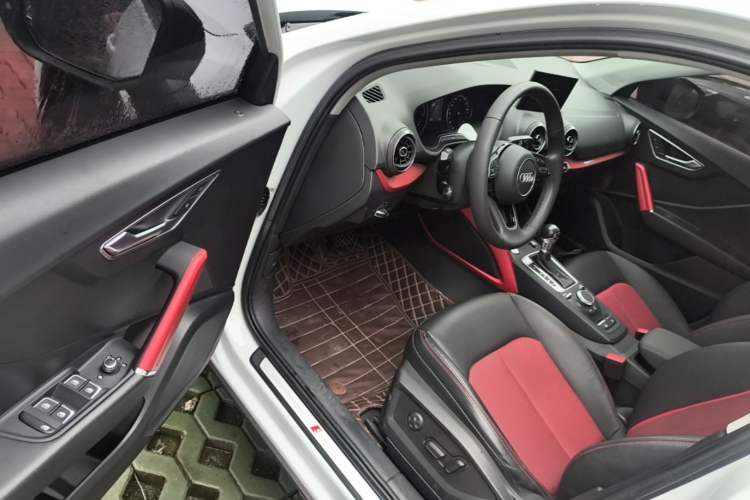 Used Audi Q2L 2018 35 TFSI Fashion Dynamic Version China VI Emission Standard Driver Seat