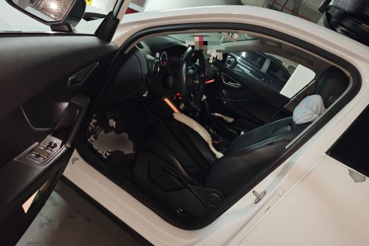 Used Audi Q2L 2018 35 TFSI Launch Exclusive Edition China VI Driver Seat