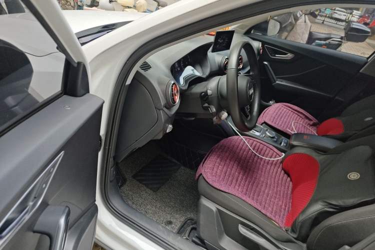 Used Audi Q2L 2018 35 TFSI Launch Exclusive Edition China VI Driver Seat