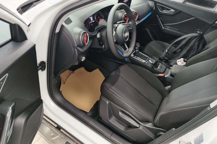 Used Audi Q2L 2018 35 TFSI Launch Exclusive Edition China VI Driver Seat
