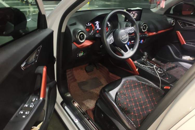 Used Audi Q2L 2018 35 TFSI Fashion Dynamic Version China VI Emission Standard Driver Seat