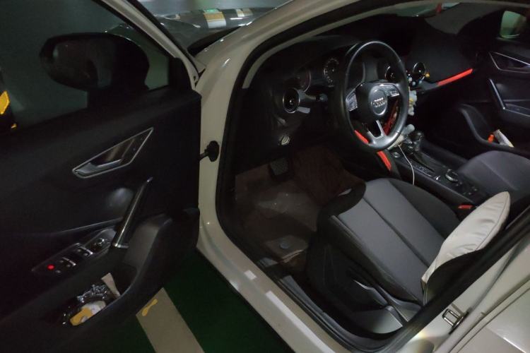 Used Audi Q2L 2018 35 TFSI Launch Exclusive Edition China VI Driver Seat