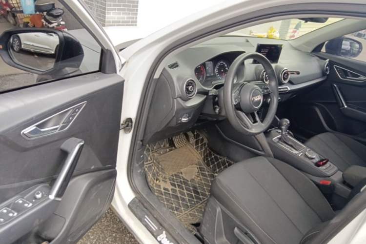 Used Audi Q2L 2018 35 TFSI Launch Exclusive Edition China VI Driver Seat
