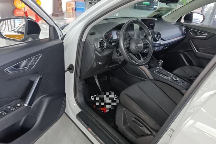 Used Audi Q2L 2018 35 TFSI Launch Exclusive Edition China VI Driver Seat