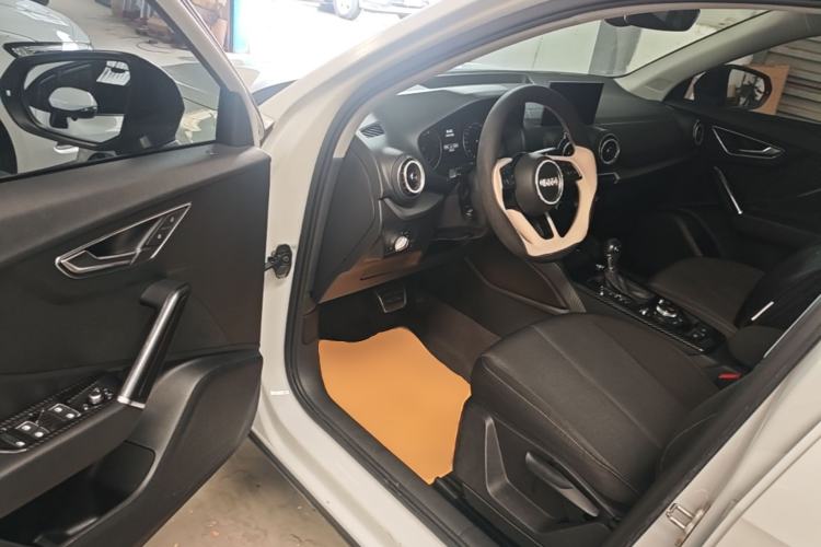 Used Audi Q2L 2018 35 TFSI Launch Exclusive Edition China V Driver Seat