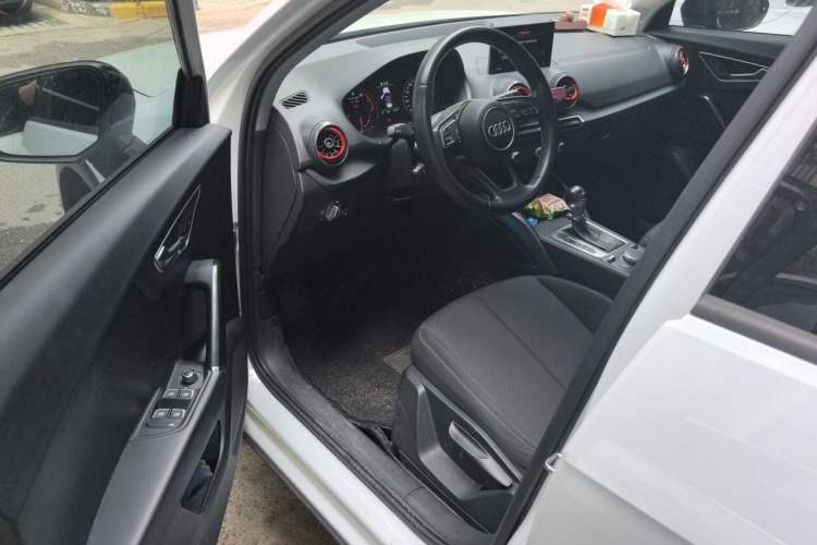 Used Audi Q2L 2018 35 TFSI Launch Exclusive Edition China V Driver Seat