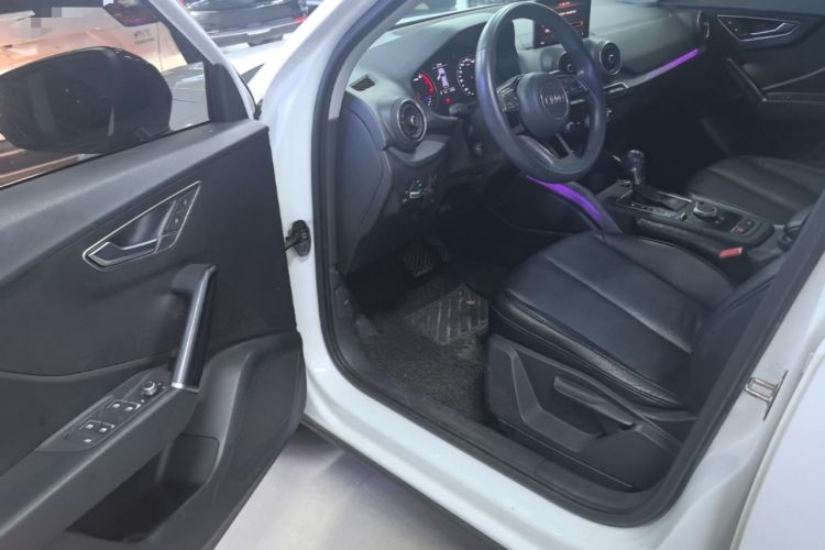 Used Audi Q2L 2018 35 TFSI Launch Exclusive Edition China VI Driver Seat