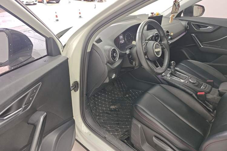Used Audi Q2L 2018 35 TFSI Launch Exclusive Edition China VI Driver Seat