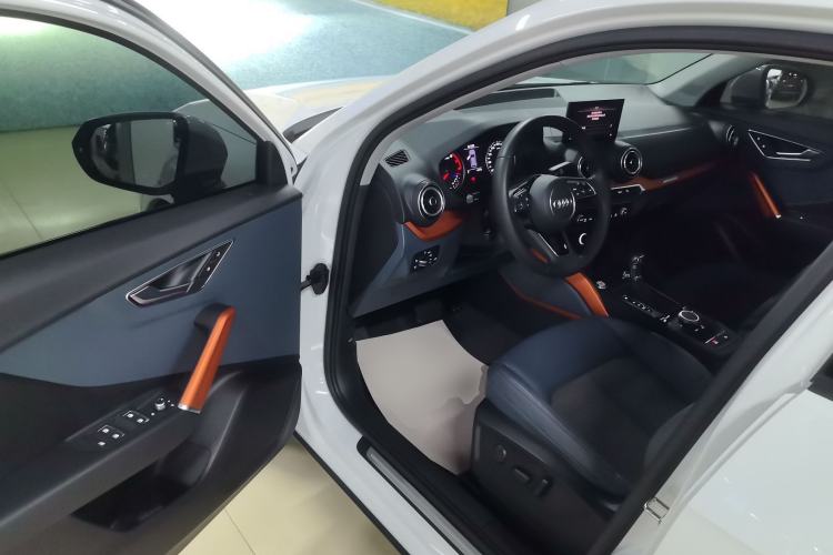 Used Audi Q2L 2018 35 TFSI Fashionable & Elegant Version China VI Emission Standard Driver Seat