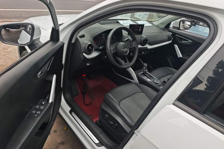 Used Audi Q2L 2018 35 TFSI Fashionable & Elegant Version China VI Emission Standard Driver Seat