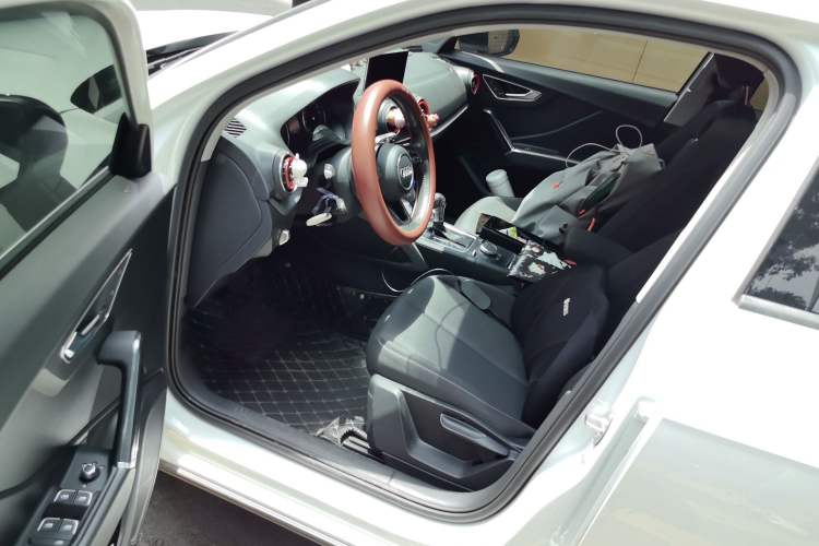 Used Audi Q2L 2018 35 TFSI Launch Exclusive Edition China V Driver Seat