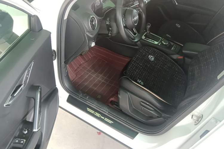 Used Audi Q2L 2018 35 TFSI Launch Exclusive Edition China VI Driver Seat