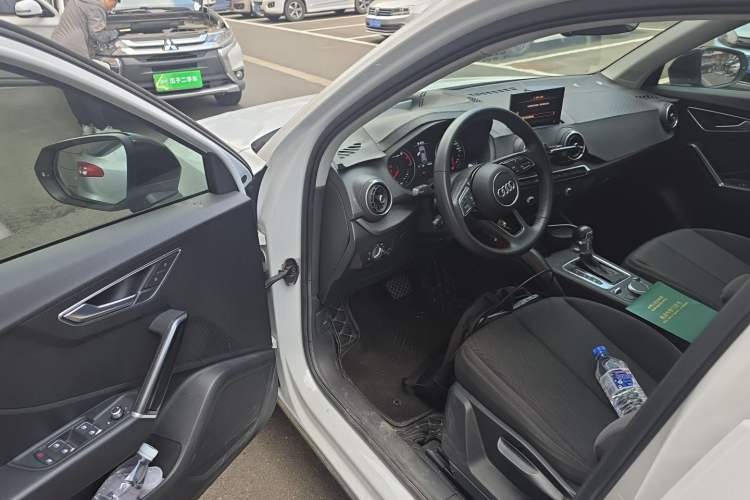 Used Audi Q2L 2018 35 TFSI Launch Exclusive Edition China V Driver Seat