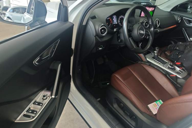 Used Audi Q2L 2018 35 TFSI Launch Exclusive Edition China VI Driver Seat