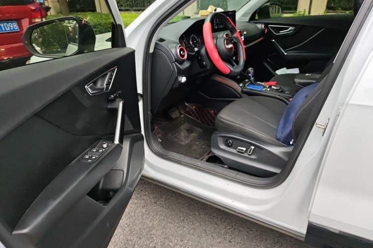Used Audi Q2L 2018 35 TFSI Launch Exclusive Edition China V Driver Seat