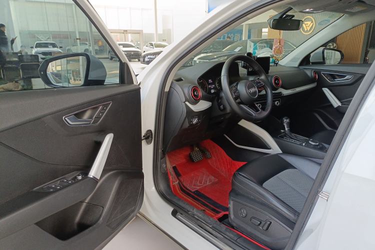 Used Audi Q2L 2018 35 TFSI Fashionable & Elegant Version China VI Emission Standard Driver Seat